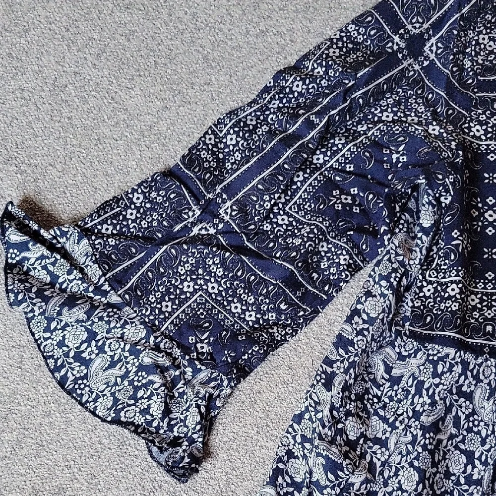 Suzanne Betro Boho Tyle Navy and White Floral Patterned Dress Size XL - Picture 9 of 10